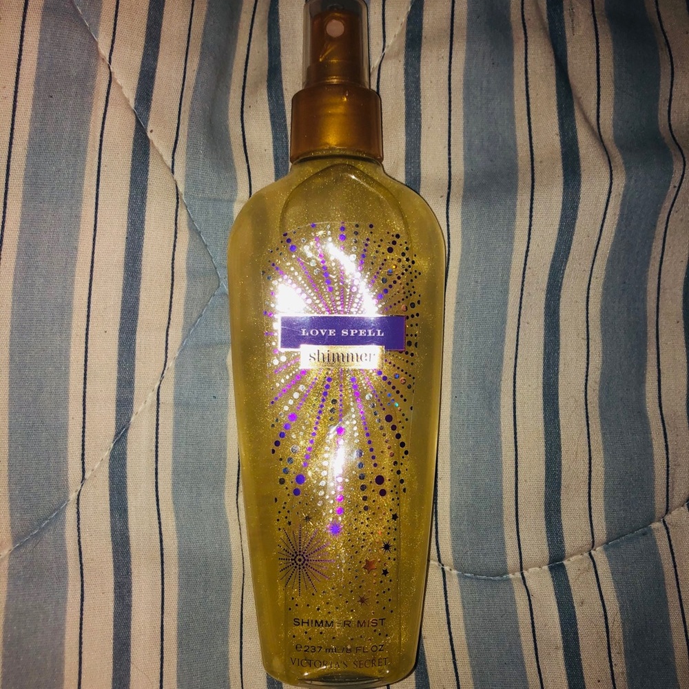 Scented body shimmer